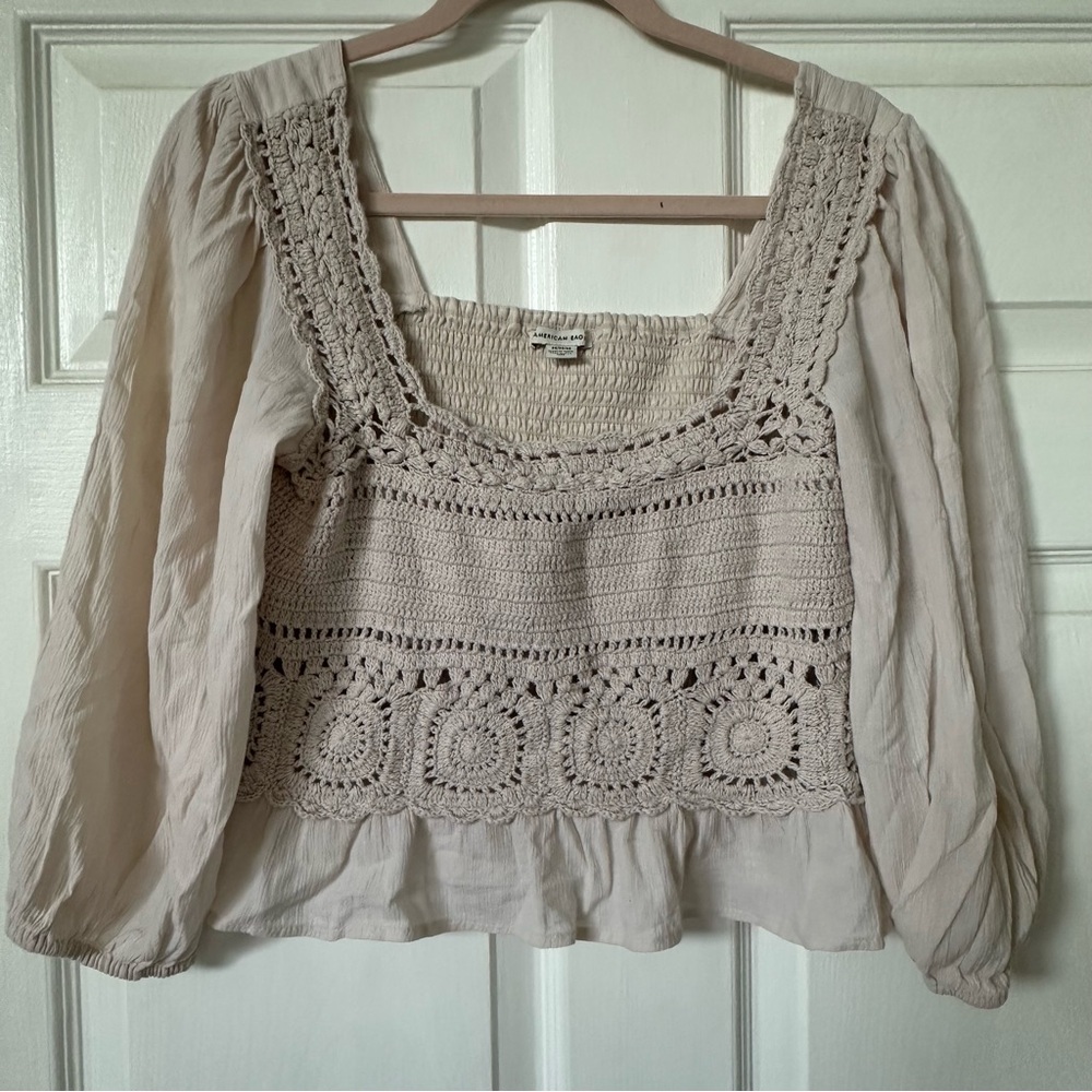 AMERICAN EAGLE beige crochet puff sleeve cropped top womens M